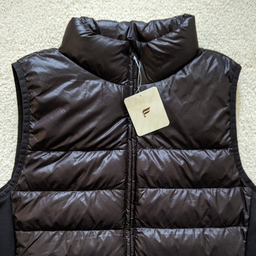 NWT Fabletics black puffer vest medium - Picture 3 of 7
